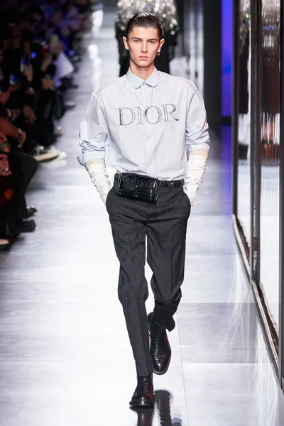 Look 46